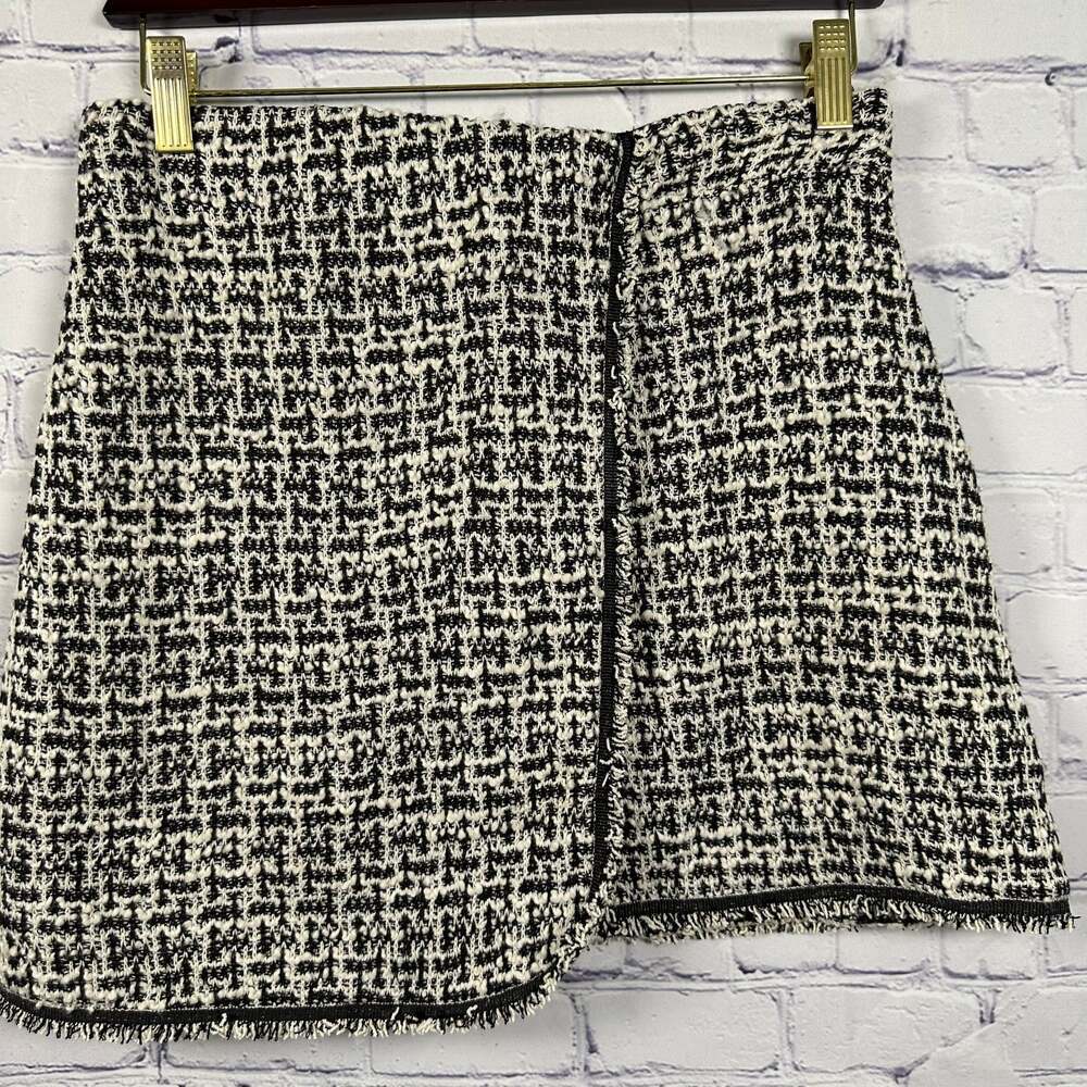 Max Studio NWT Black White Tweed Mini Skirt Size XS - Picture 2 of 9
